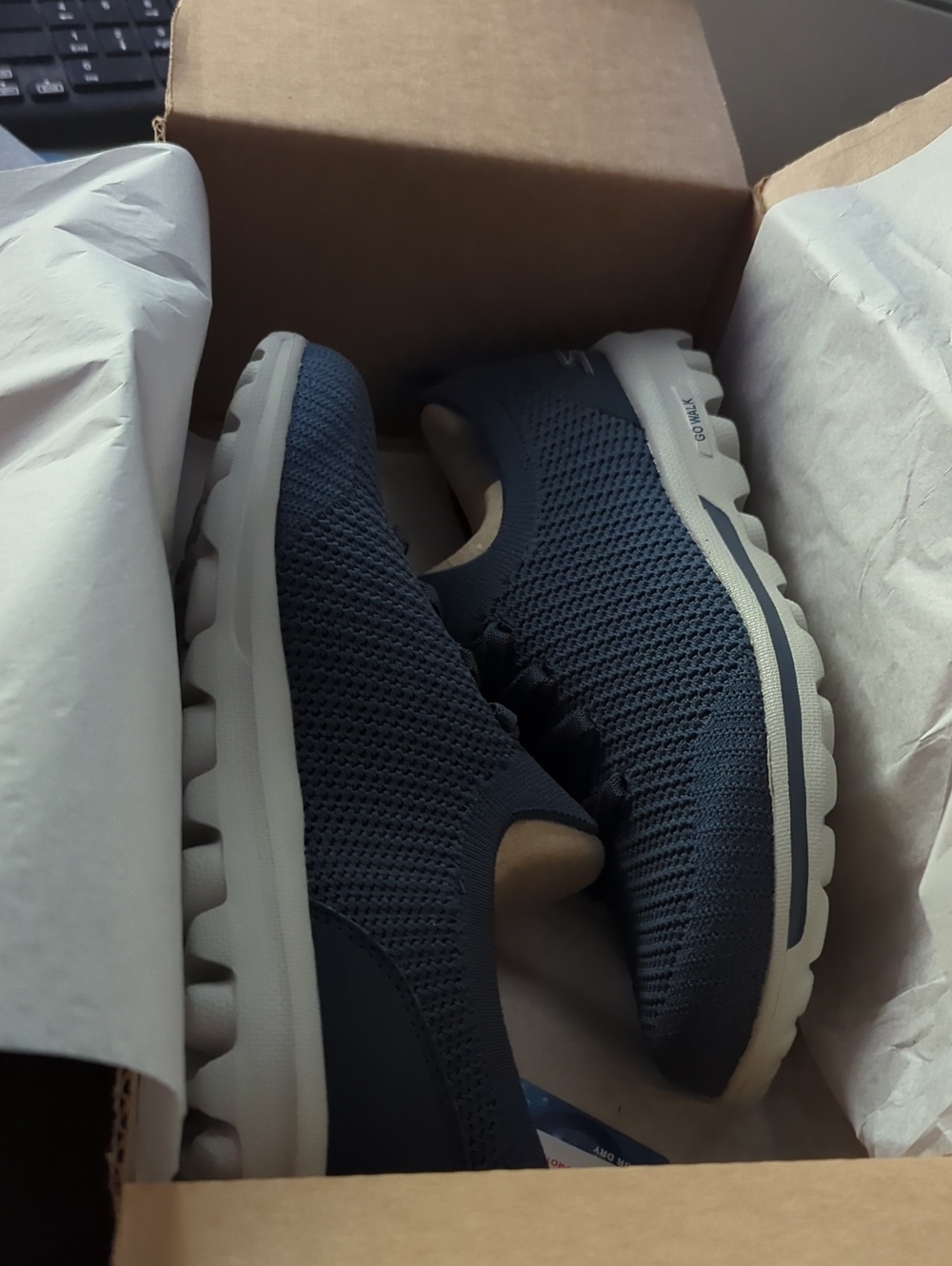 Sneakers - Picture 10 of 10